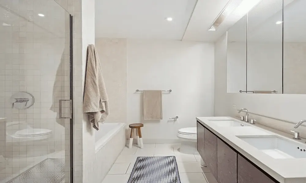 The bathroom of a luxury apartment.