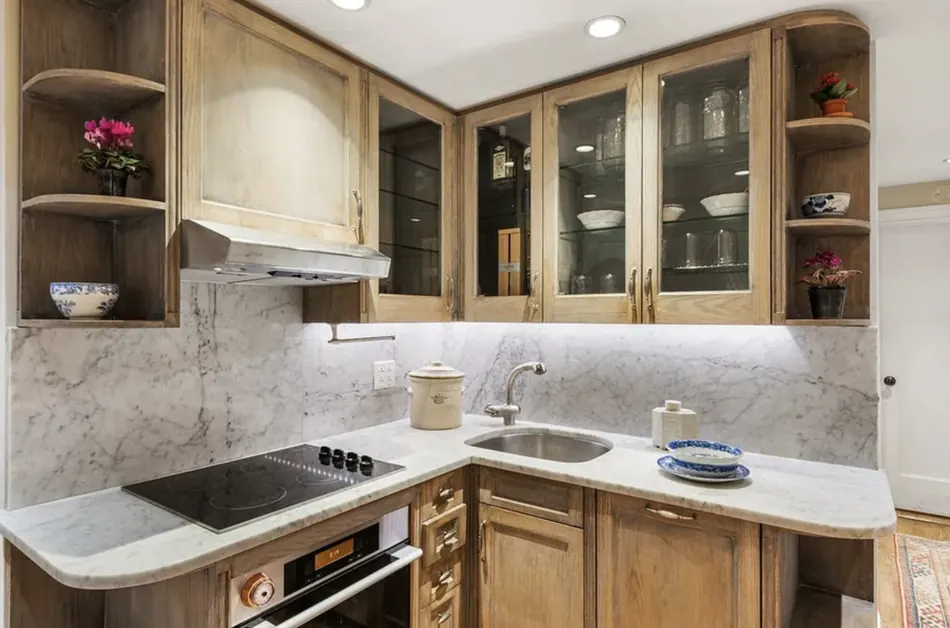 The kitchen of 170 East 78th Street